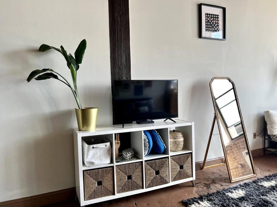 420 Friendly Boho Loft Downtown King Free Parking