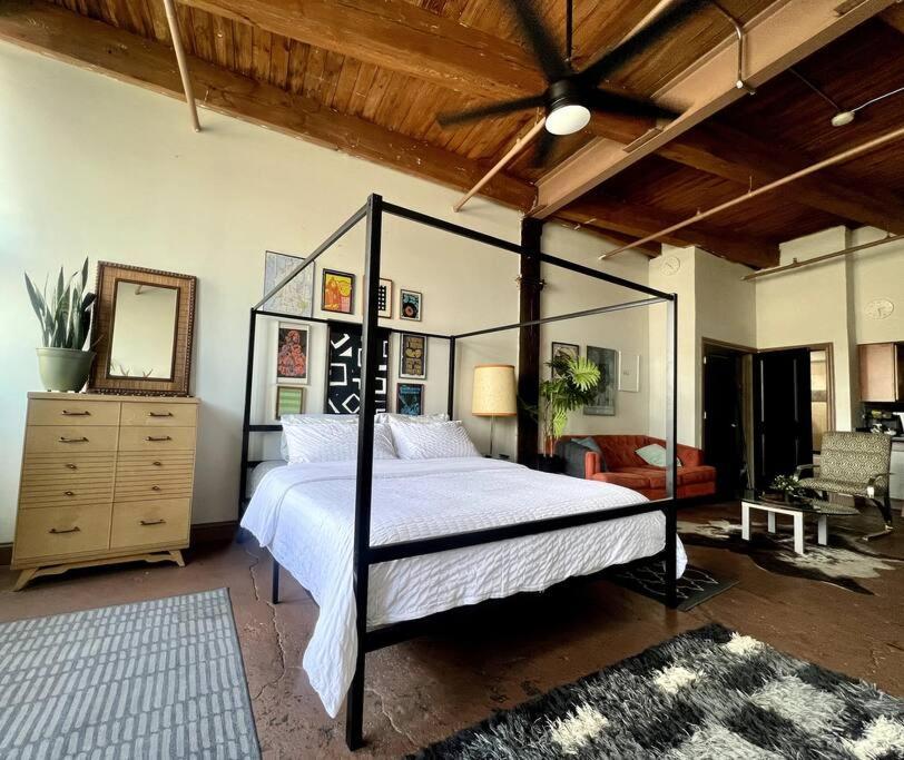 Apartment 420 Friendly Boho Loft Downtown King Free Parking *